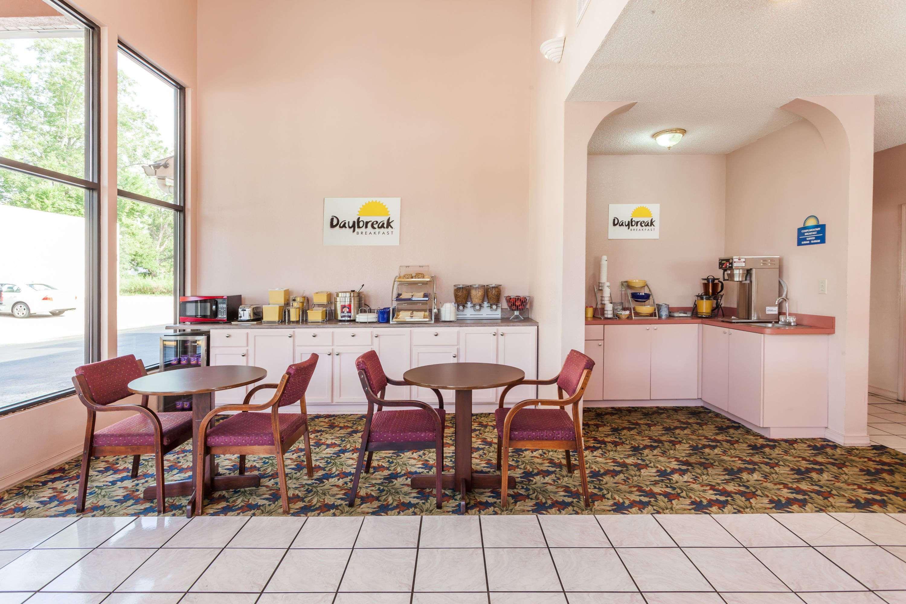 Days Inn By Wyndham Jackson Exterior photo