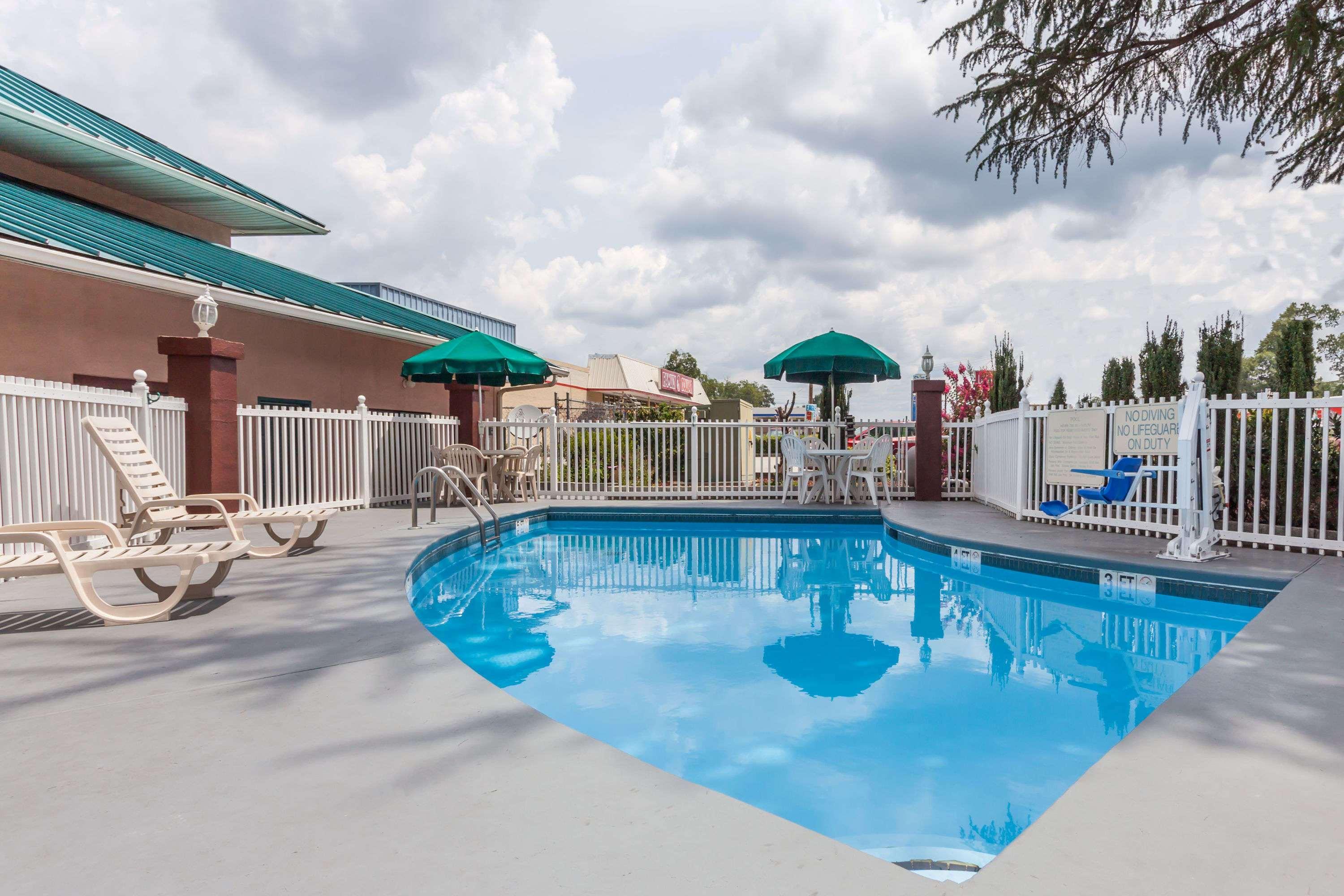 Days Inn By Wyndham Jackson Exterior photo
