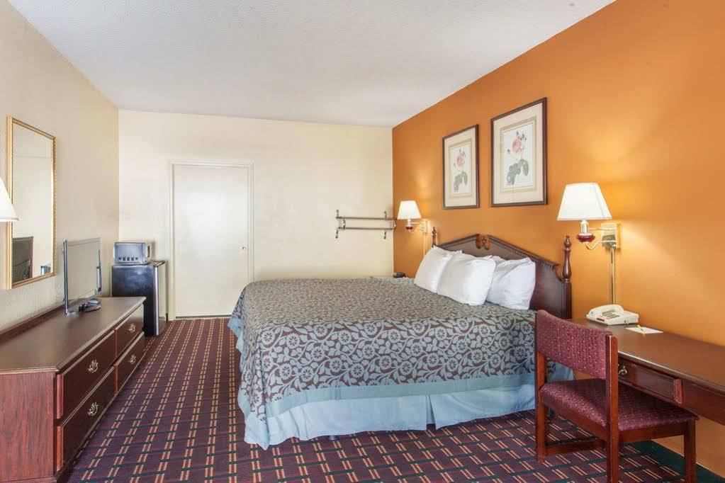 Days Inn By Wyndham Jackson Exterior photo